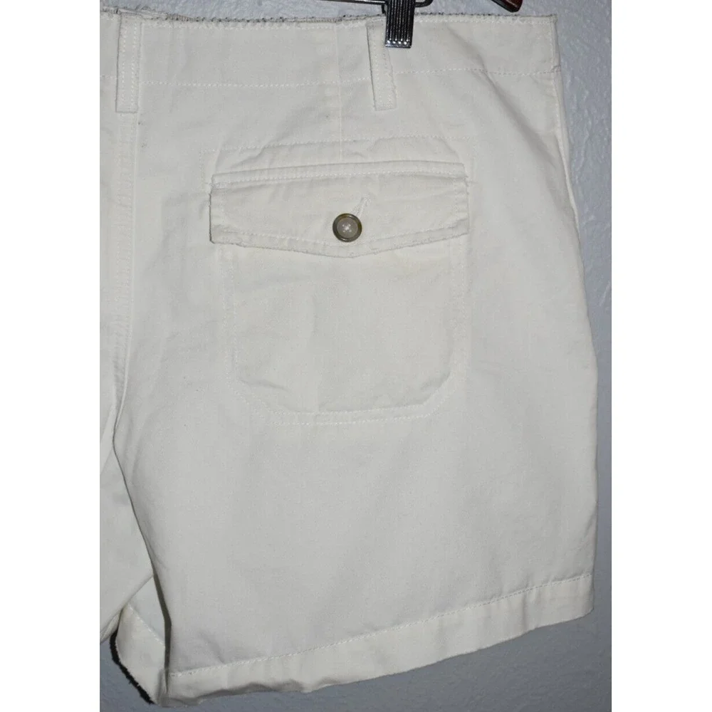 Old Navy Women 16 Shorts LOW‎ WAIST whiskered White Flat Front 5 1/2